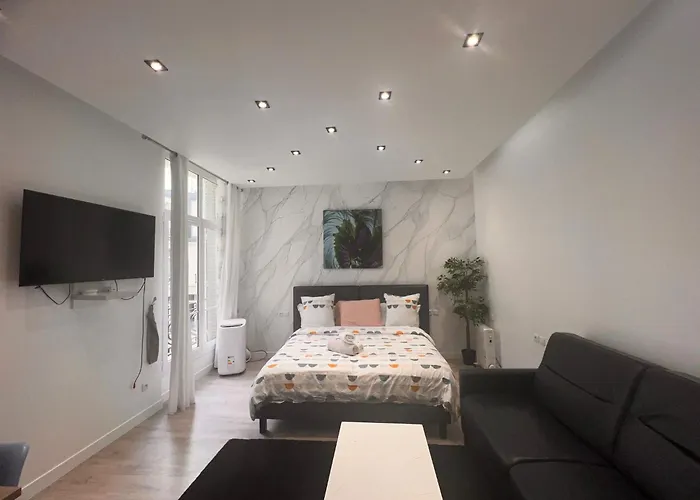 Cosy Studio Champs-Elysees - Hala Paris
