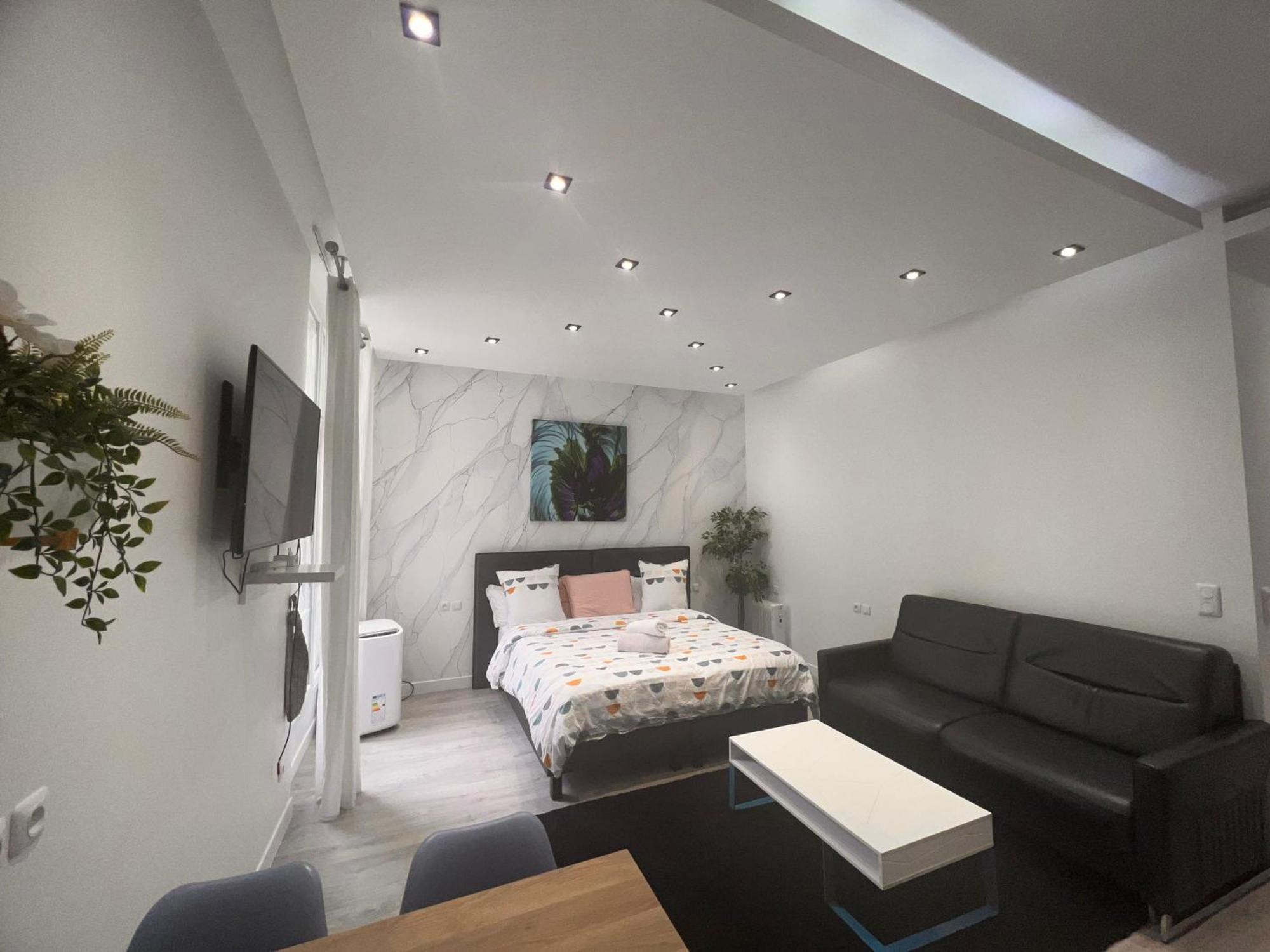 Appartement Cosy Champs-elysees - Hala *